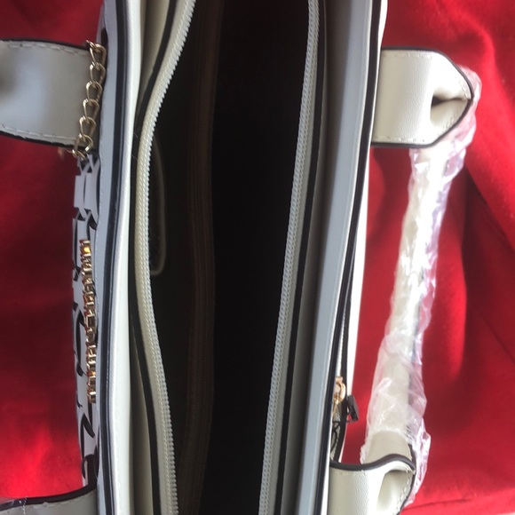 Michael Kors - Picture 2 of 4